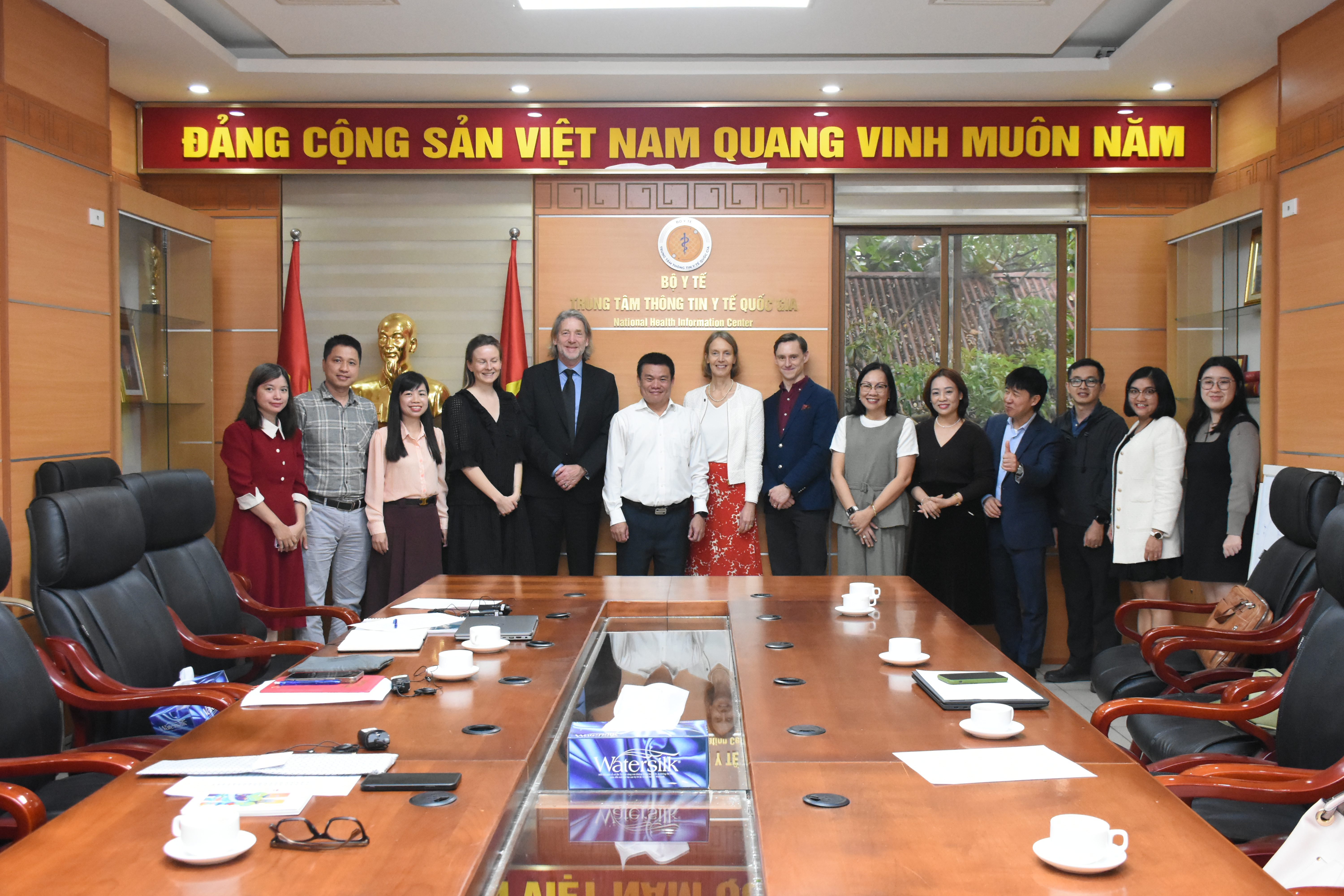 Trung tâm Thông tin Y tế Quốc gia tiếp Đoàn công tác Y tế Thụy Điển trao đổi kinh nghiệm khám, chữa bệnh từ xa và y tế cơ sở